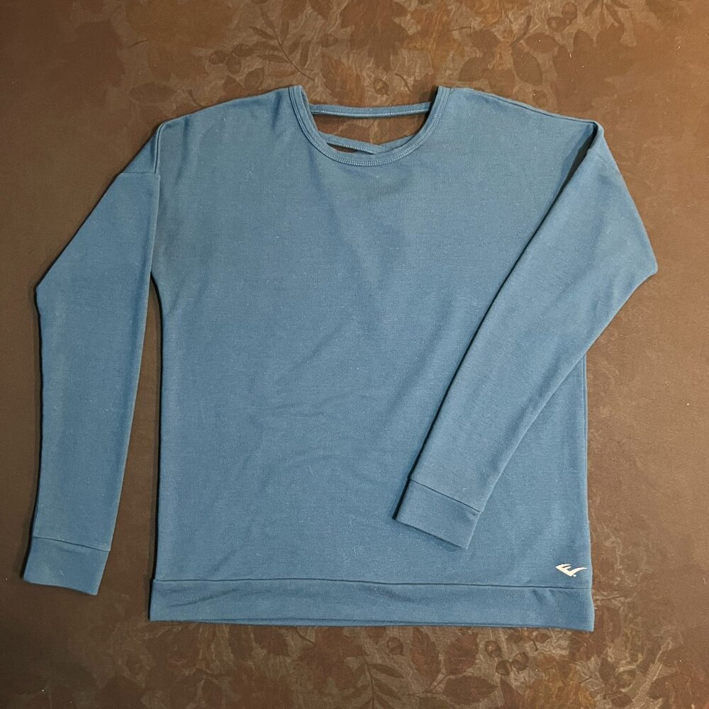 Everlast long-sleeved, blue-teal shirt unique strap detail at upper back